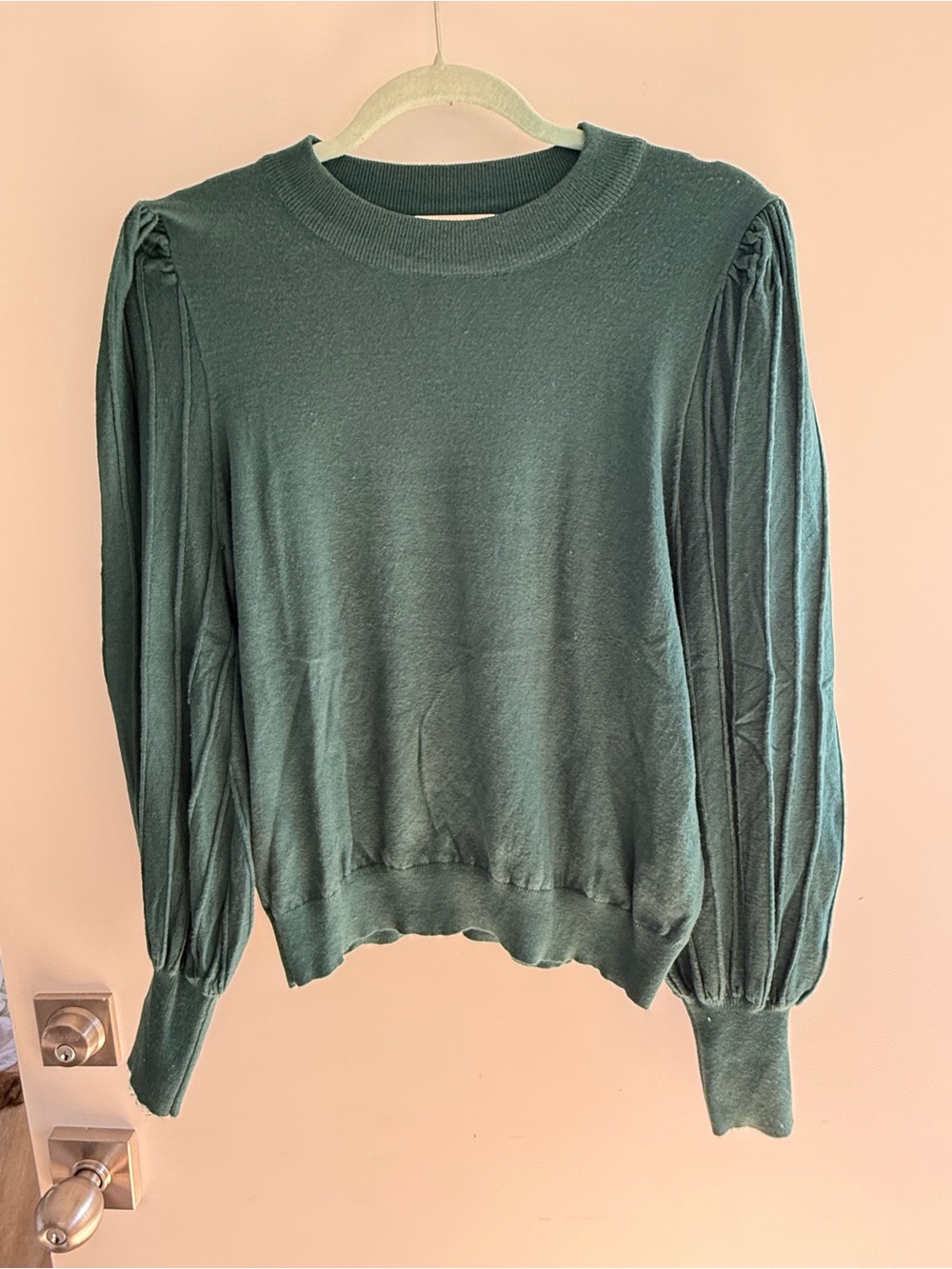 Women's Green Puff-Sleeve Knit Top